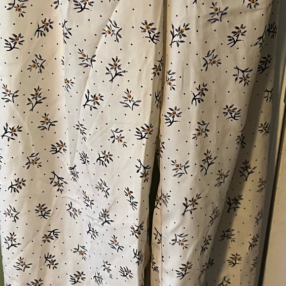 Flower jumpsuit with tie in the back - Picture 6 of 6